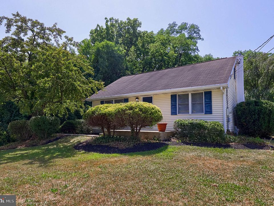 1st image of 160 Buch Ave
