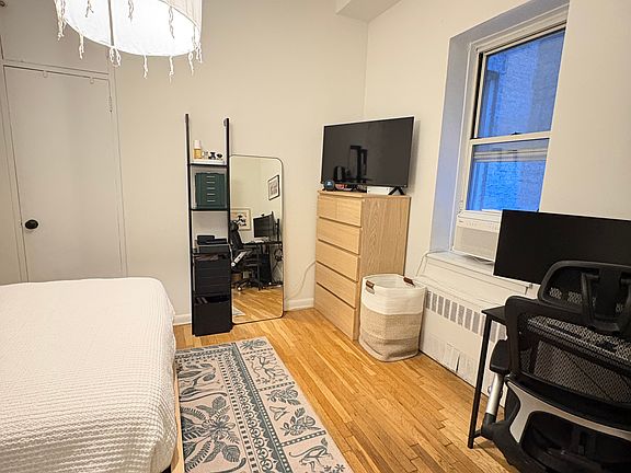 4th image of 421 W 57th St APT 3D