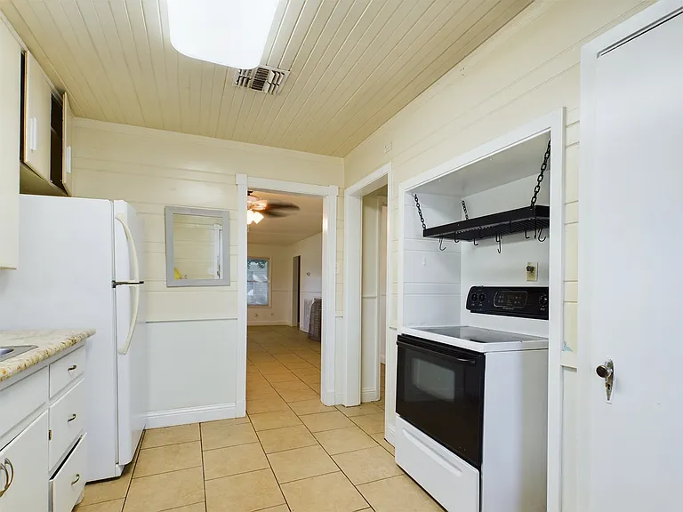 1106 Milner Dr — Photo 5