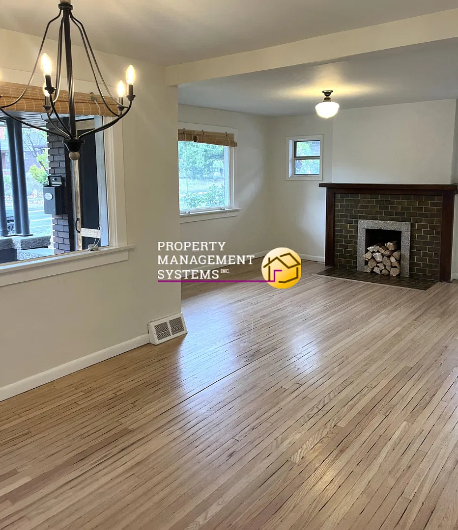 3 Bedroom Home In Sugarhouse! — Photo 3