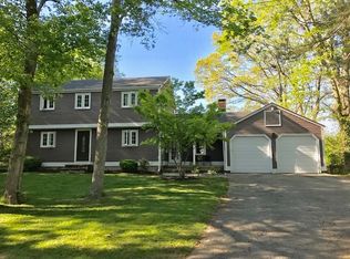 208 Lincoln Ave, Barrington, RI 02806