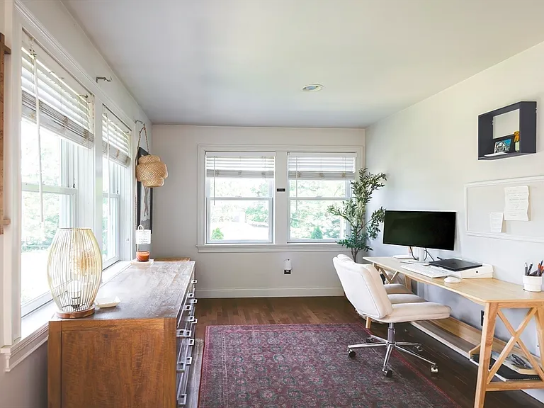 127R Leonard St — Photo 17