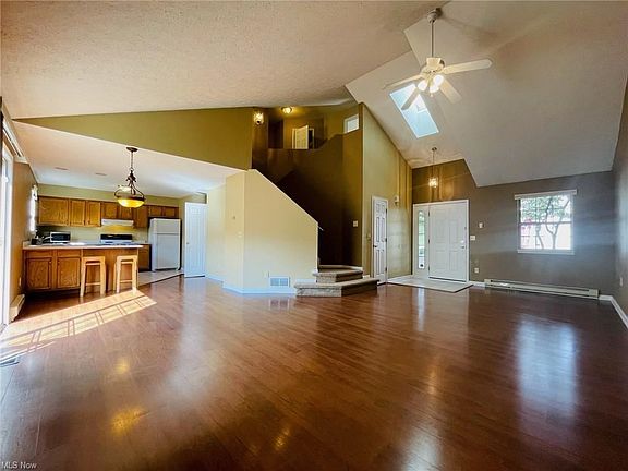 5th image of 103 Falling Water Cir