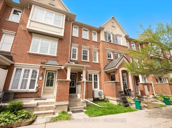 50 Mendelssohn St #12, Toronto, ON M1L 0G8