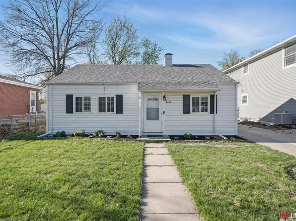 4619 Greenwood St, Lincoln, NE 68504