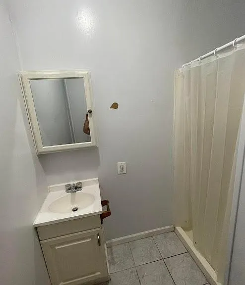 1855 N Willington Apt 1- Bathroom