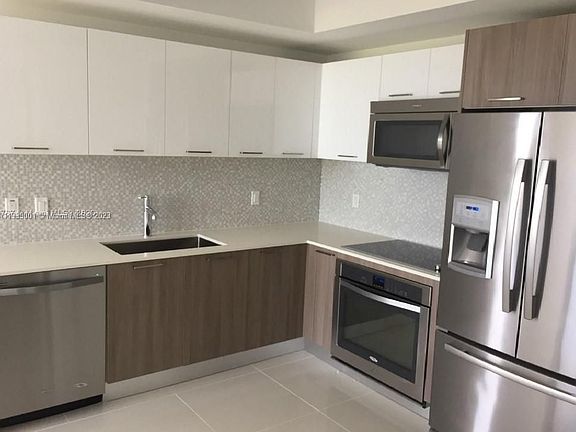 3rd image of 5300 Paseo Dr #409