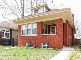 7410 S Paxton Ave, Chicago, IL