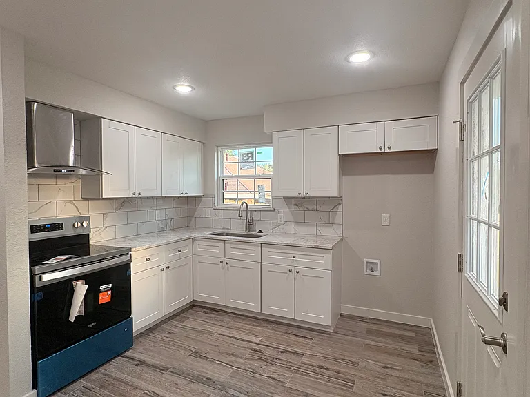 213 N Buffalo Grove Rd — Photo 3