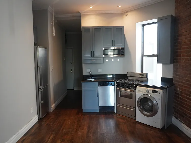 246 Mott St #R-24 — Photo 10