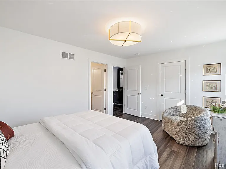 5931 Stella Dr — Photo 23