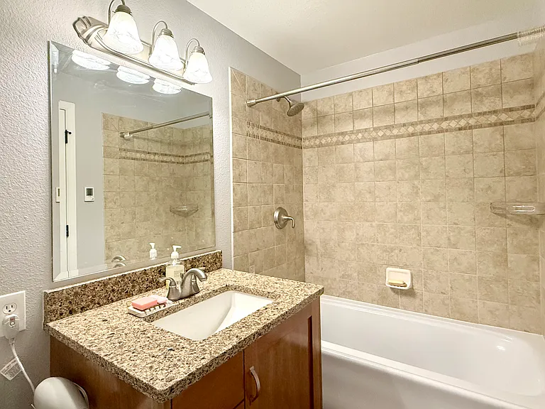 18913 SE 44th Pl — Photo 18