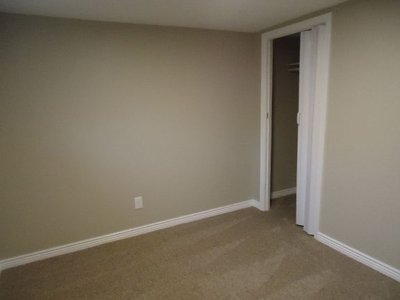 4th image of 105 Evans St