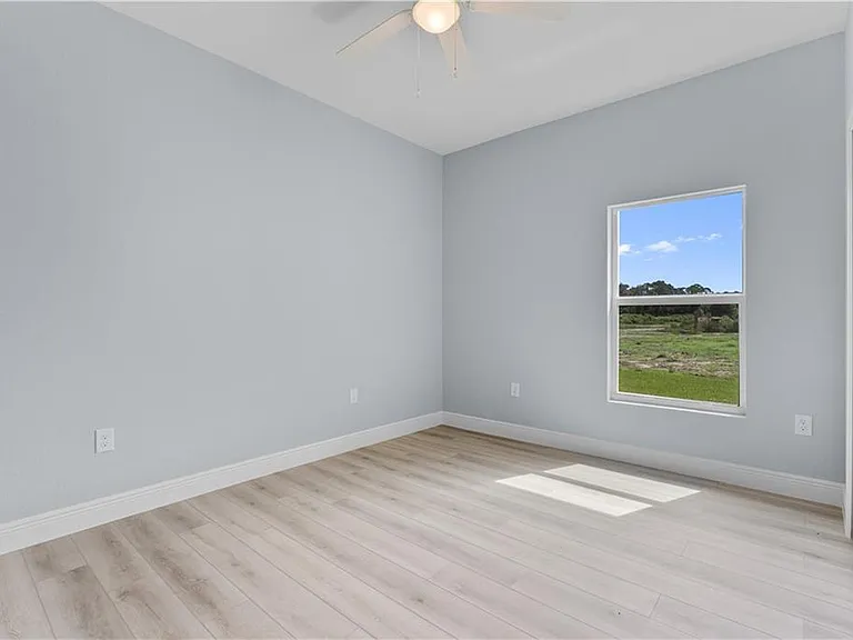 704 Broadway Ave #1 — Photo 16