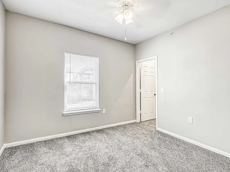 Worthington Point Apartments — Photo 49