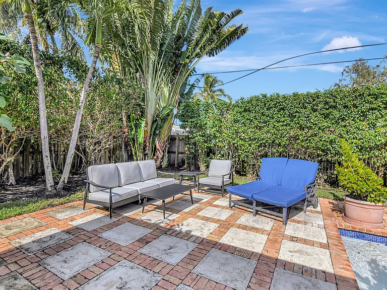 801 SW 5th St — Photo 45