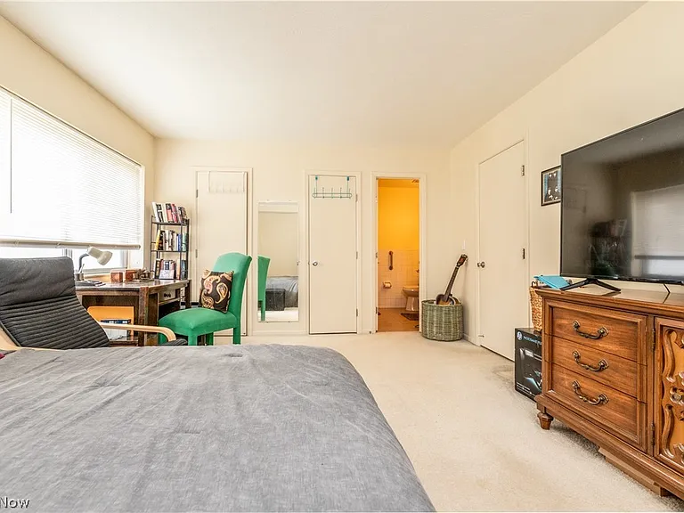 2112 Acacia Park Dr #220 — Photo 11