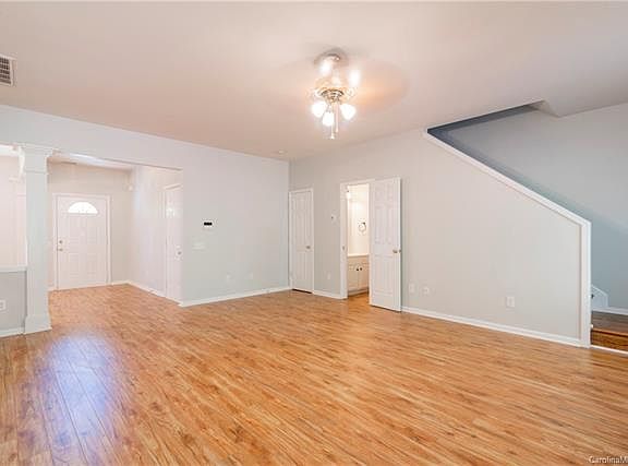 5th image of 6926 Beverly Springs Dr