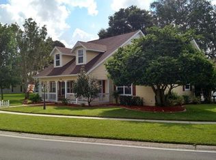 6730 N Lake Dr, Zephyrhills, FL 33542