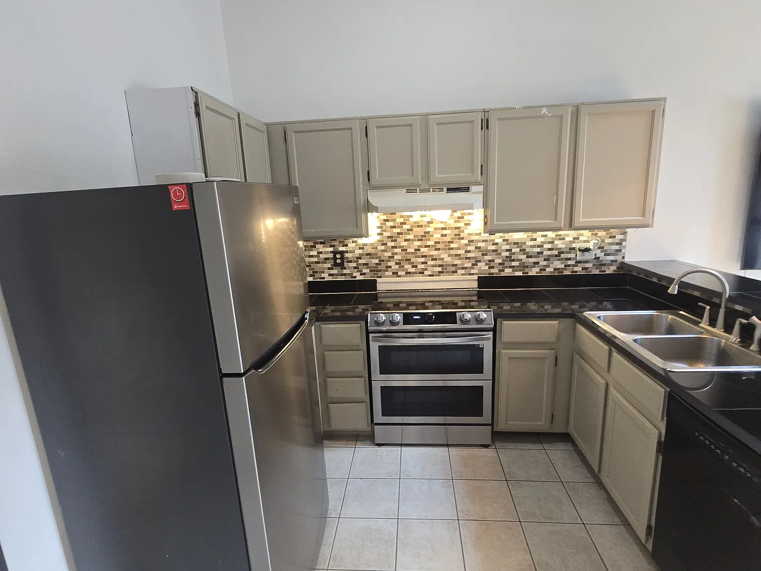 1 bed, 544 sqft, $1,650 — Photo 2