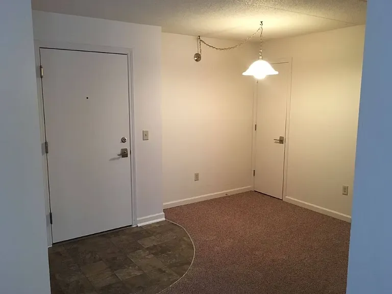 Regal Oaks Luxury Apartments — Photo 7