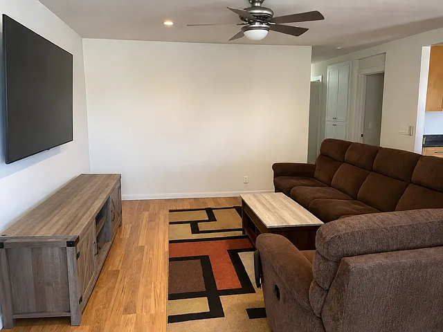 4645 Park Dr — Photo 8