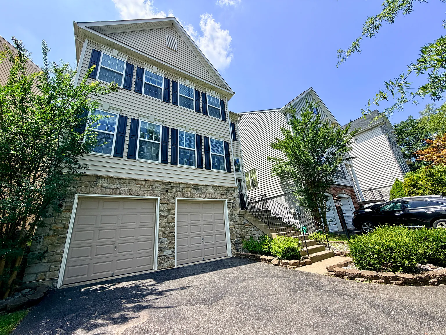 3413 Eagle Ridge Dr — Photo 1
