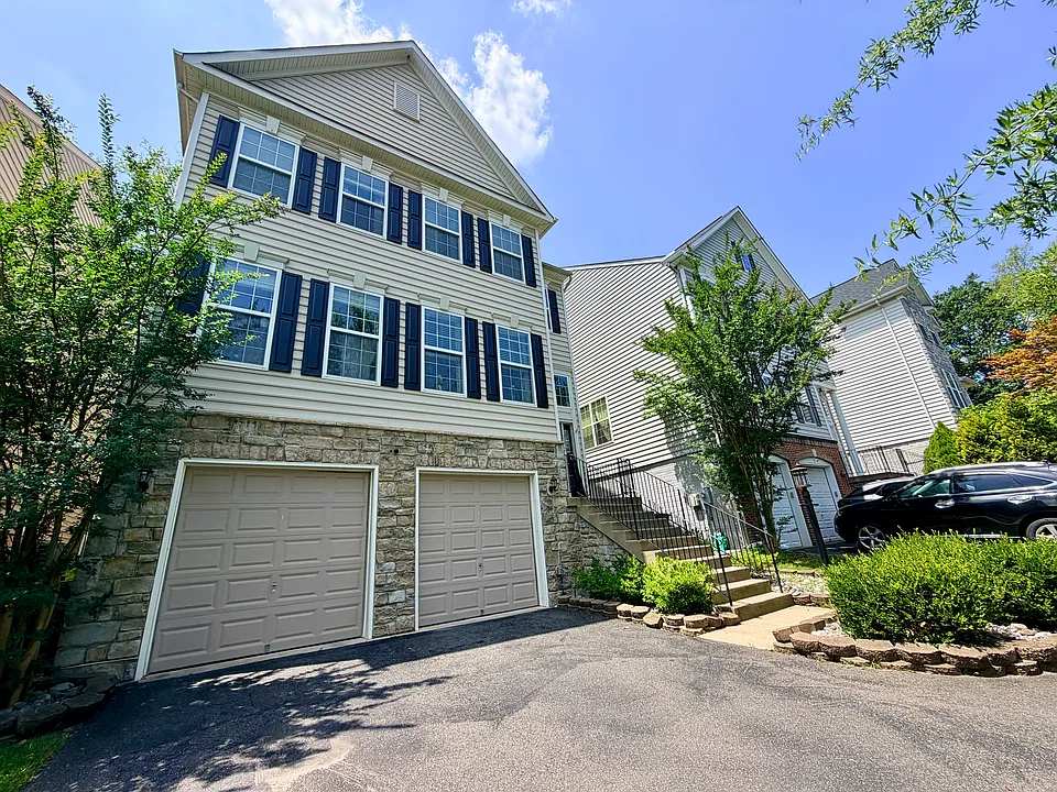 3413 Eagle Ridge Dr