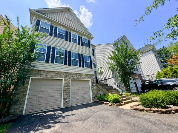 3413 Eagle Ridge Dr, Woodbridge, VA 22191