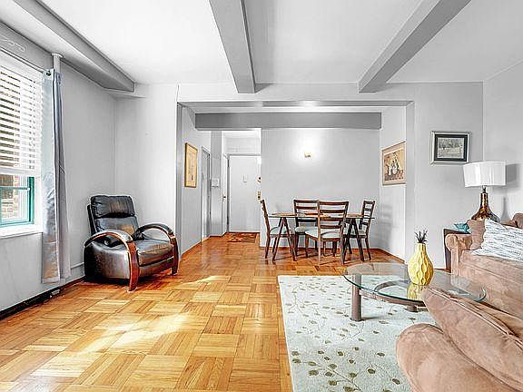 2nd image of 40 Metropolitan Oval APT 4