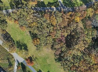 26201 N Hickory Rd, Mundelein, IL 60060