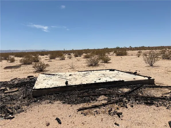 101 Bluegrass Ave, Twentynine Palms, CA 92277