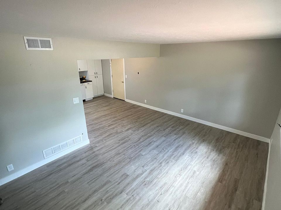 2nd image of 1811 N 110th St #1811