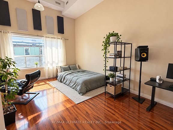 2nd image of 781 Queen St W #2B