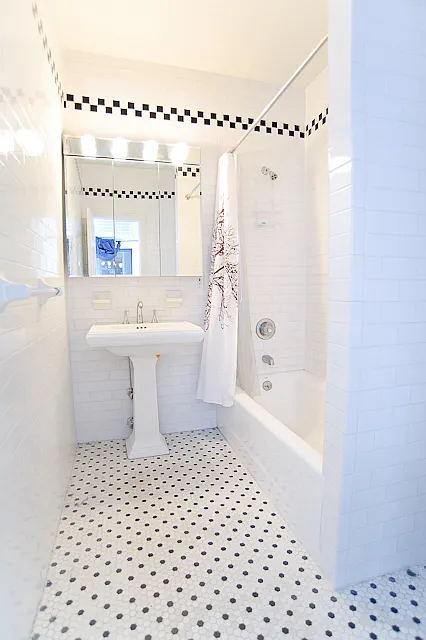 113 East 31st Street — Photo 3