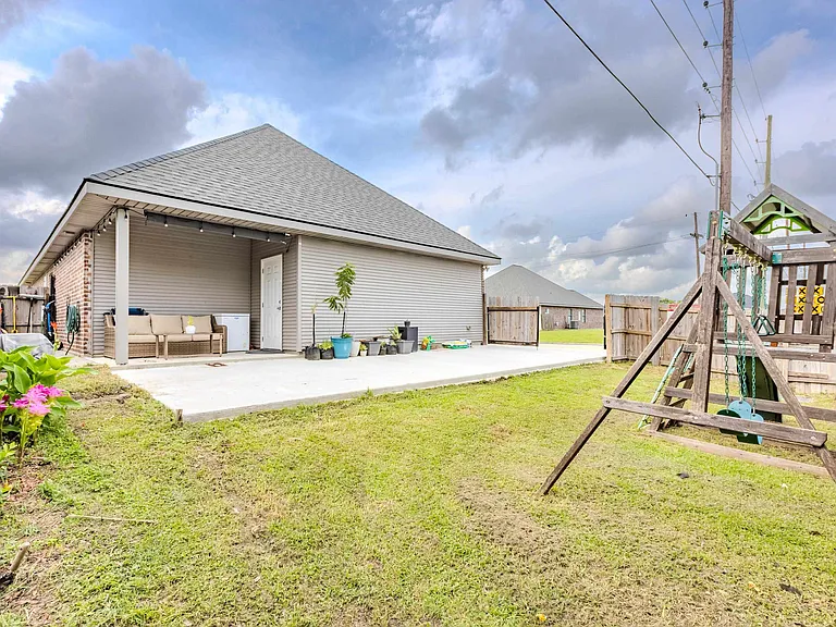 379 Shoal Dr — Photo 17