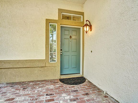5th image of 550 Apple Hill Dr