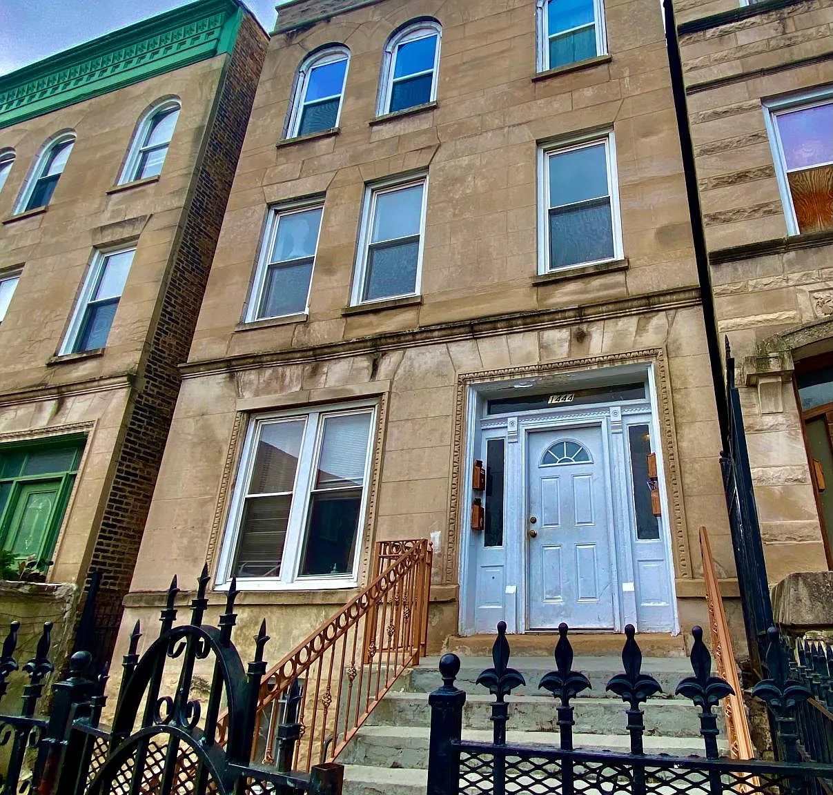 3 bed, 1200 sqft, $2,300 — Photo 1