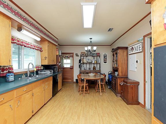 5th image of 1040 Henderson St