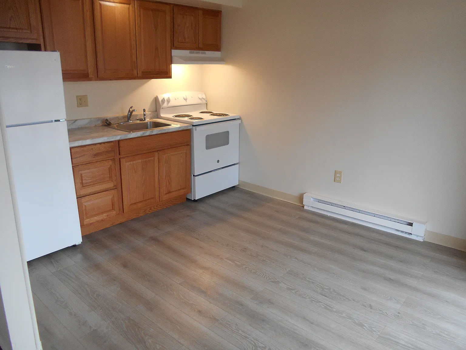 Charles Place Apartments — Photo 2