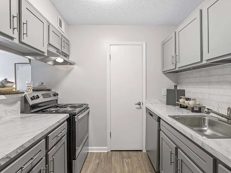 Willow Trail Apartments — Photo 9