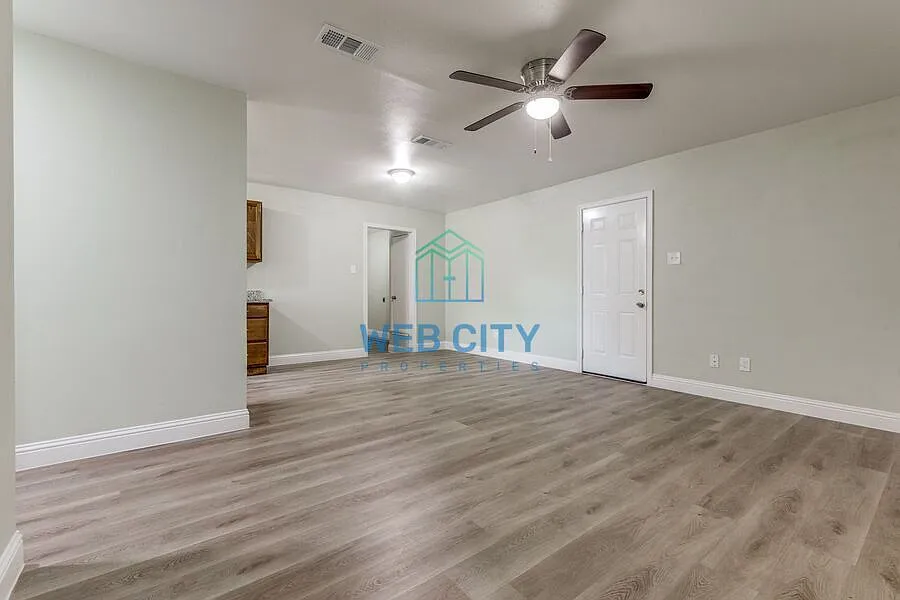 ** Coming Soon ** 4 Bed 2 Bath Home For Rent In The Oak Cliff Area! — Photo 3