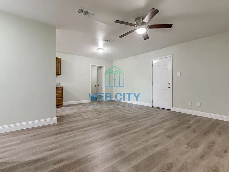 6330 Cinnamon Oaks Dr — Photo 3