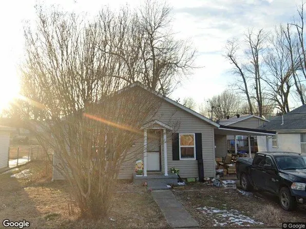 324 S Sassafrass St, Dexter, MO 63841