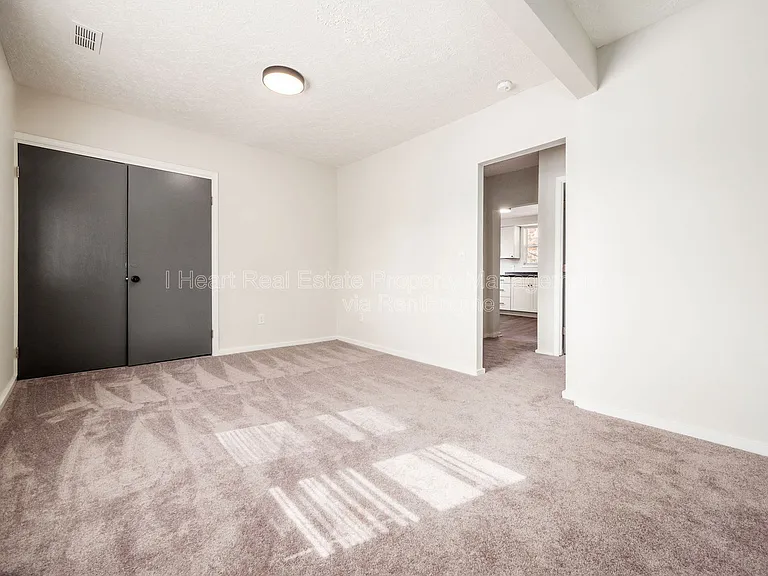 878 1/2 Sullivant Ave — Photo 5