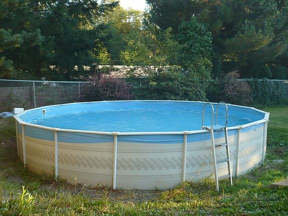 Pool in back
