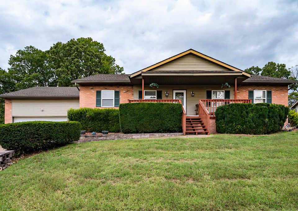 1st image of 12 Bluebird Dr