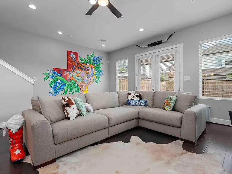 4202 Gillespie St #A — Photo 6