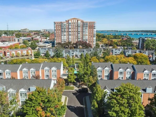 250 E Harbortown Dr APT 307, Detroit, MI 48207