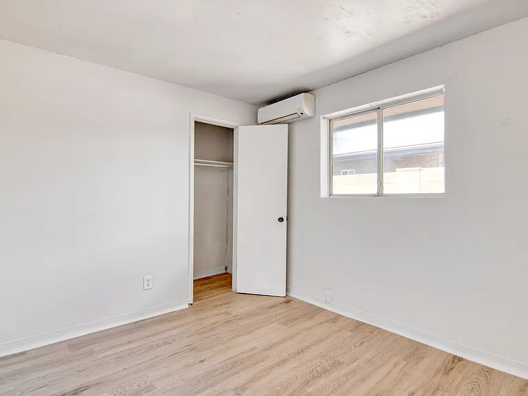 5657 E 28th St #5657 — Photo 4
